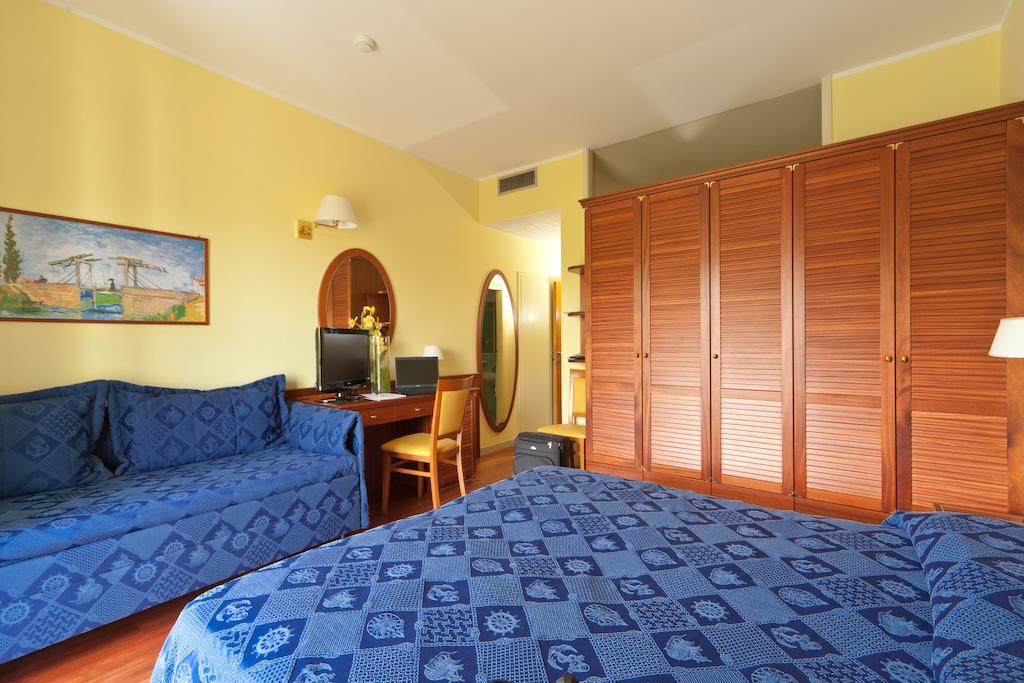 Classic Triple Room,1194657097:JPEG