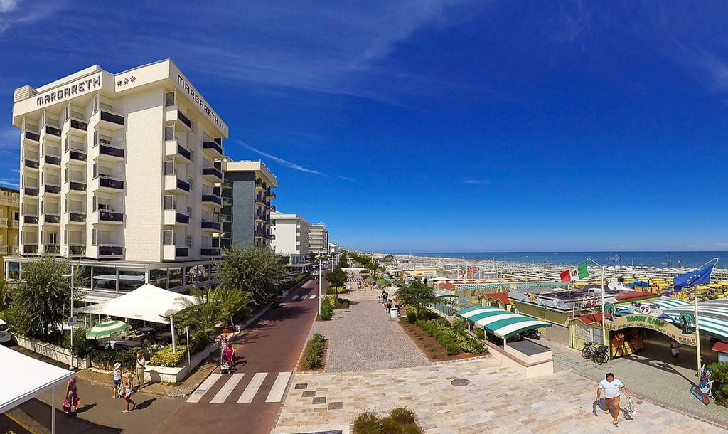 Quadruple Room with Partial Sea View,378839407:JPEG